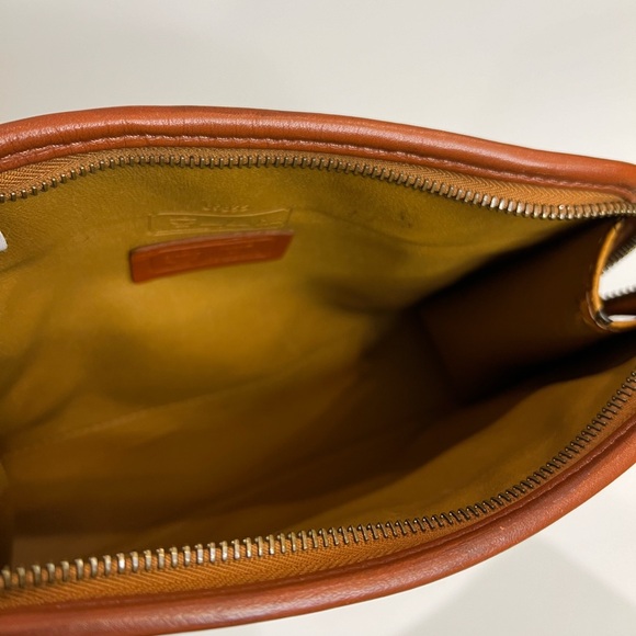 AUTHENTIC MCM LARGE POUCH/DUST BAG INCLUDED - Picture 3 of 4